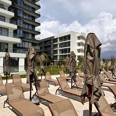Grand Sapphire Spa And Casino, Long Beach, Luxury With Sea View Apartamento Trikomo