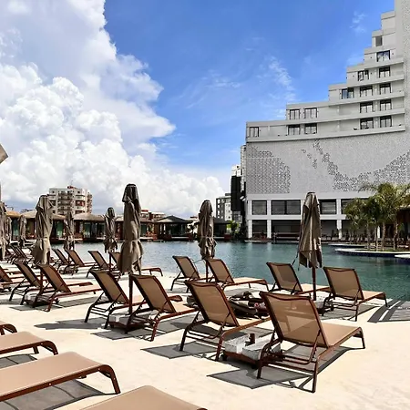 Grand Sapphire Spa And Casino, Long Beach, Luxury With Sea View Trikomo