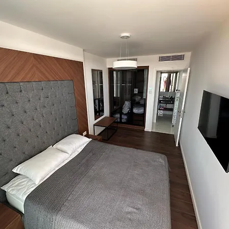 Grand Sapphire Spa And Casino, Long Beach, Luxury With Sea View * Trikomo